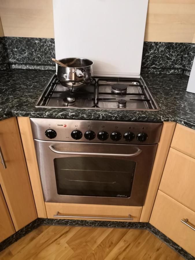 Private In Shared Luxurious Palace Like With 2 Bathrooms Including Whirlpool And Virtual Reality Gasthof Prag