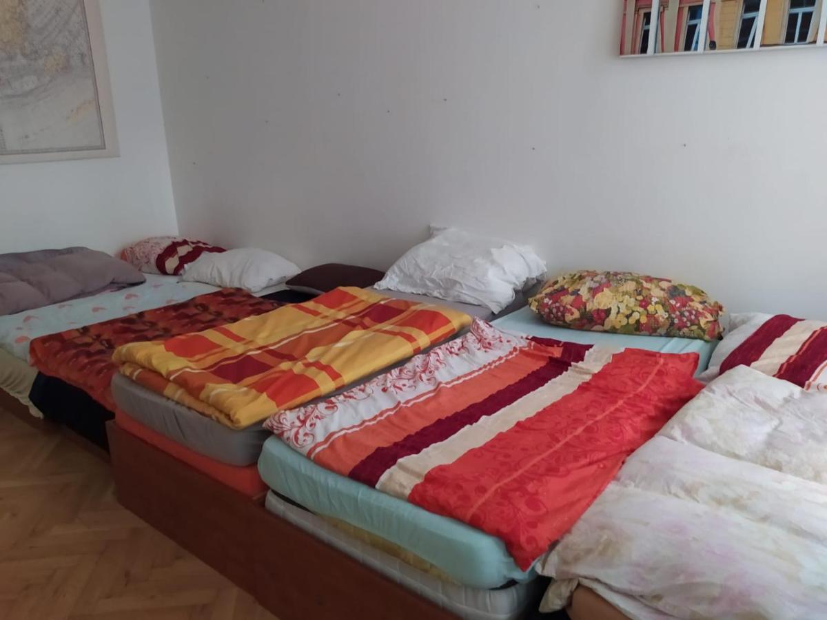 Gasthof Private In Shared Luxurious Palace Like With 2 Bathrooms Including Whirlpool And Virtual Reality Prag