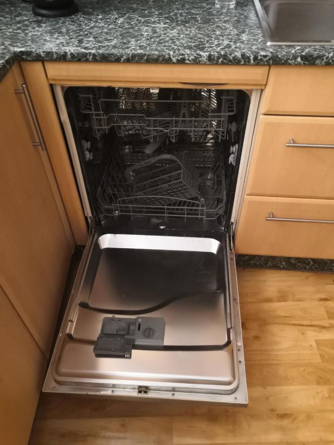 Private In Shared Luxurious Palace Like With 2 Bathrooms Including Whirlpool And Virtual Reality Penzion